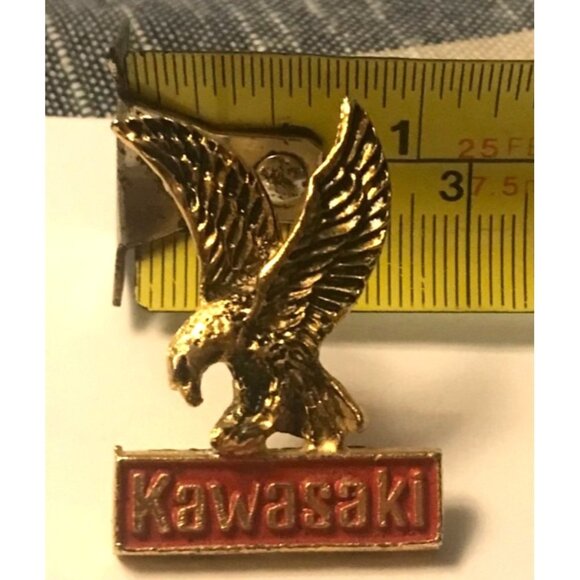 Kawasaki Eagle Lapel Pin Gold Tone Red Enamel Badge 1" Vintage Dual Pin Back - Picture 6 of 6